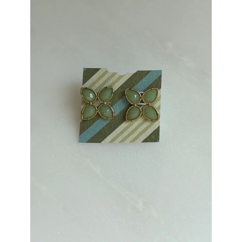 Women’s gold and green floral earrings